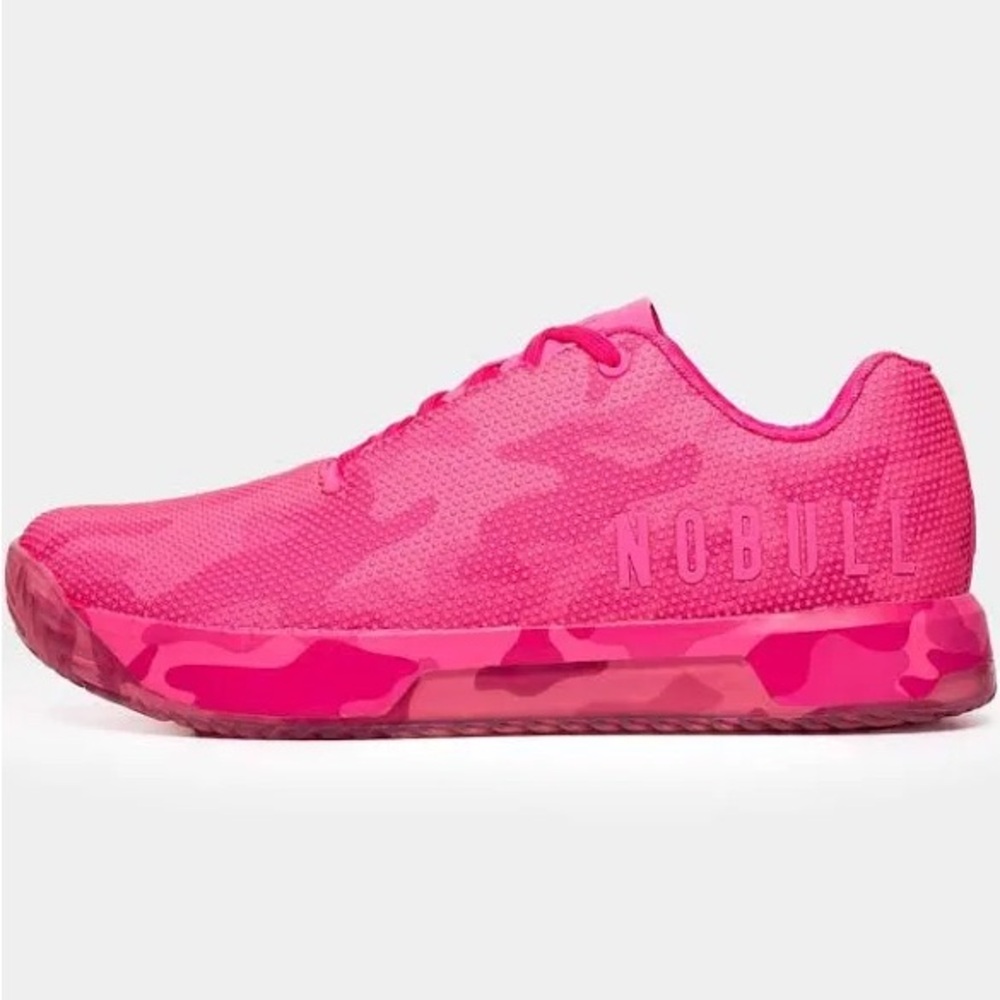 Nobull size 10 women’s pink camo super fabric shoes in great used condition.